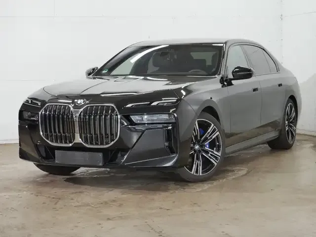 BMW 740