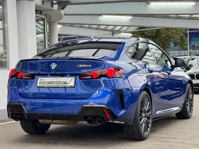 BMW 235