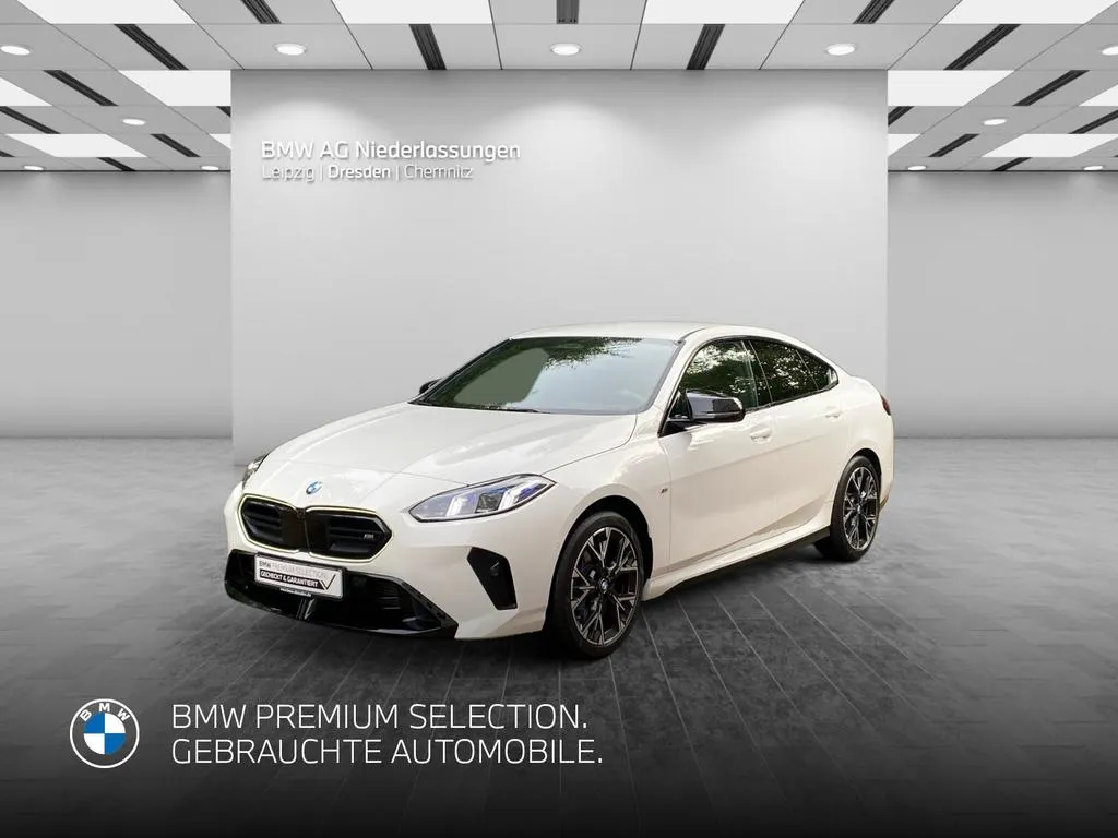 BMW 235
