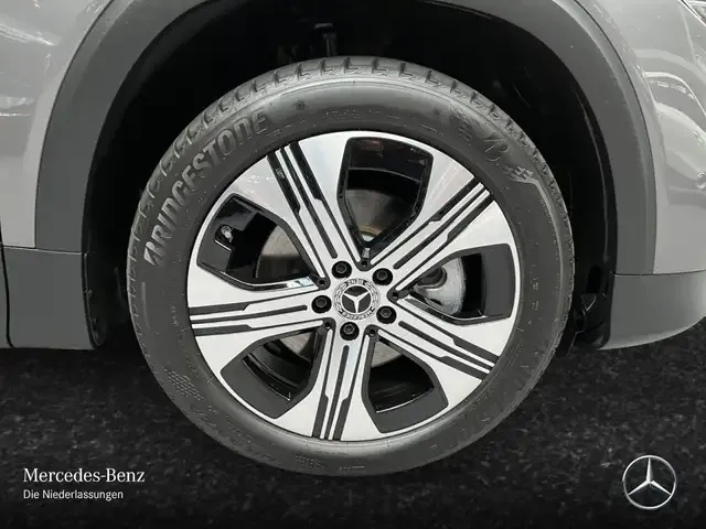 Mercedes-Benz EQB 300