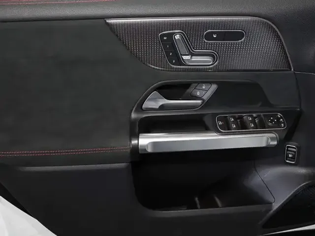 Mercedes-Benz EQB 300