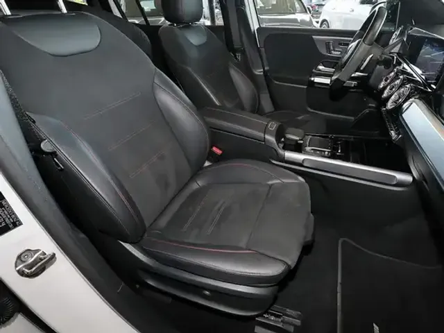 Mercedes-Benz EQB 300
