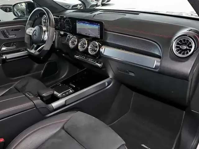 Mercedes-Benz EQB 300