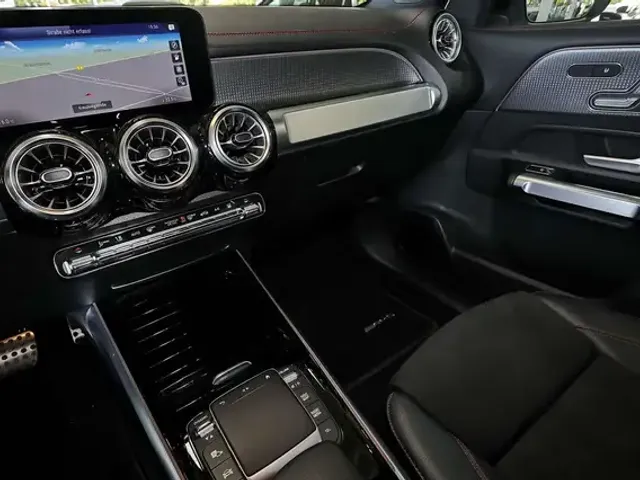 Mercedes-Benz EQB 300