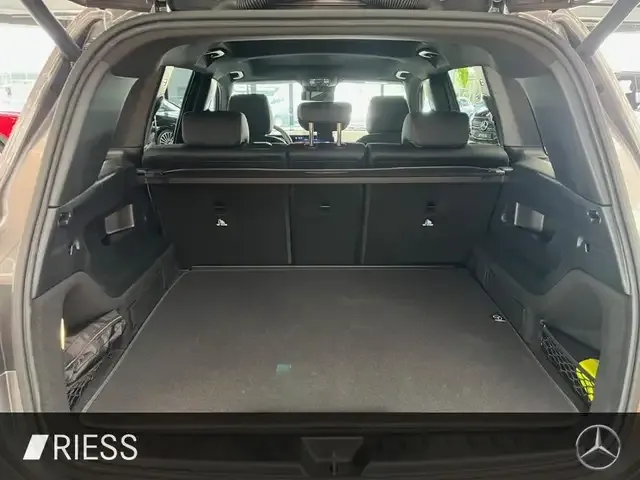 Mercedes-Benz GLB 220