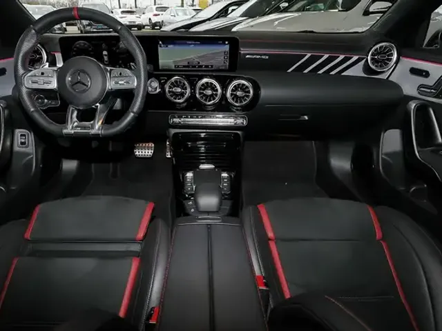 Mercedes-Benz CLA 35 AMG