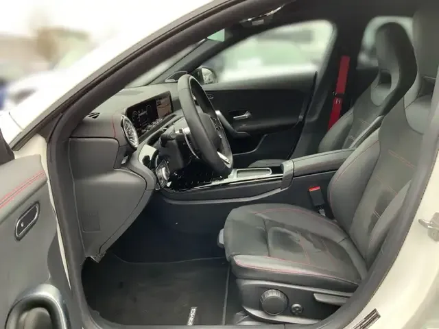 Mercedes-Benz CLA 35 AMG