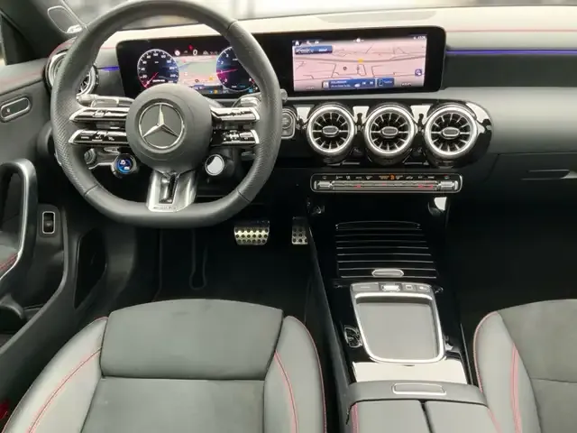 Mercedes-Benz CLA 35 AMG