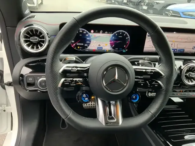 Mercedes-Benz CLA 35 AMG