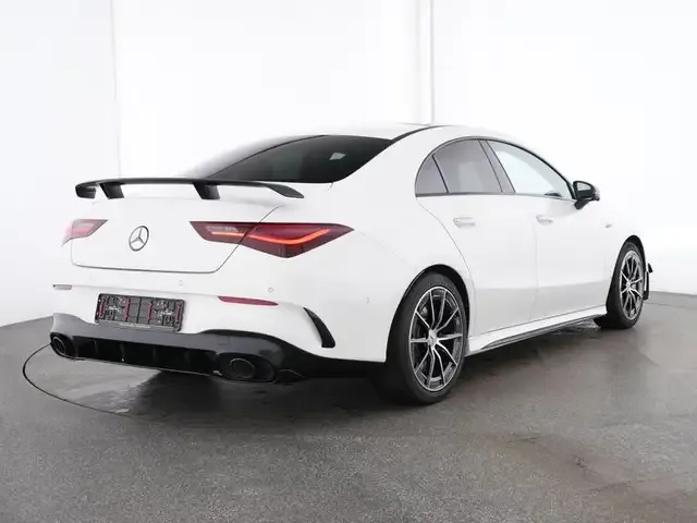 Mercedes-Benz CLA 35 AMG