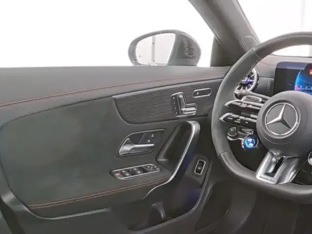 Mercedes-Benz CLA 35 AMG