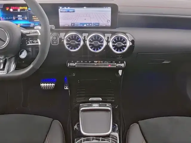 Mercedes-Benz CLA 35 AMG