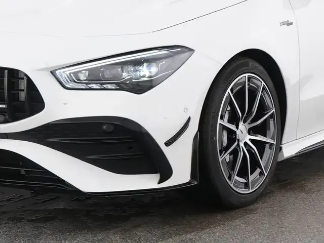 Mercedes-Benz CLA 35 AMG