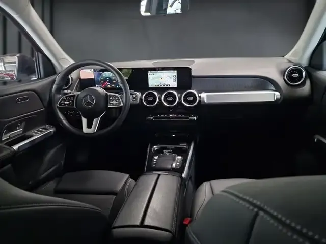 Mercedes-Benz GLB 200