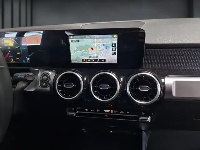 Mercedes-Benz GLB 200