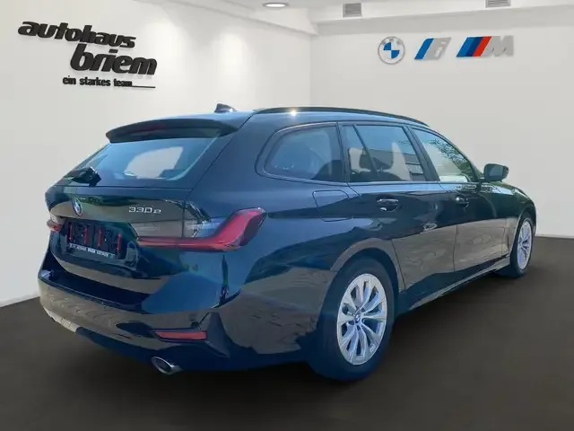 BMW 330