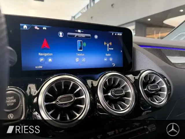 Mercedes-Benz GLA 220