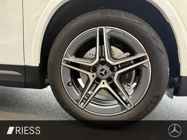 Mercedes-Benz GLA 220