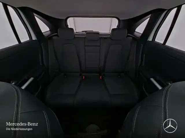 Mercedes-Benz EQA 300