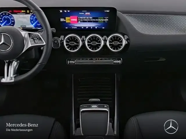 Mercedes-Benz EQA 300