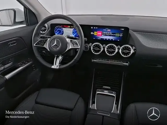 Mercedes-Benz EQA 300