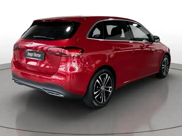 Mercedes-Benz B 220