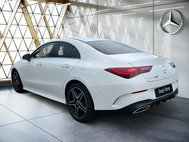 Mercedes-Benz CLA 200