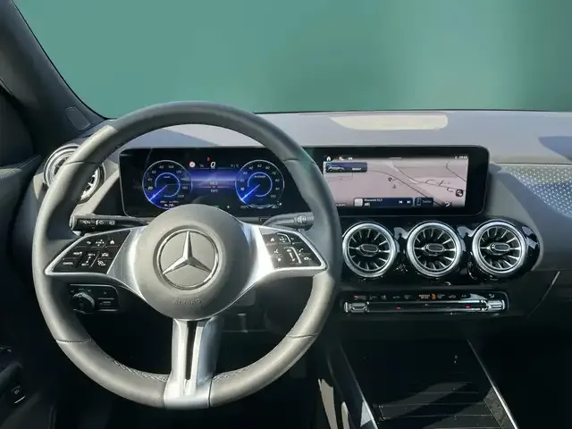 Mercedes-Benz EQA 300