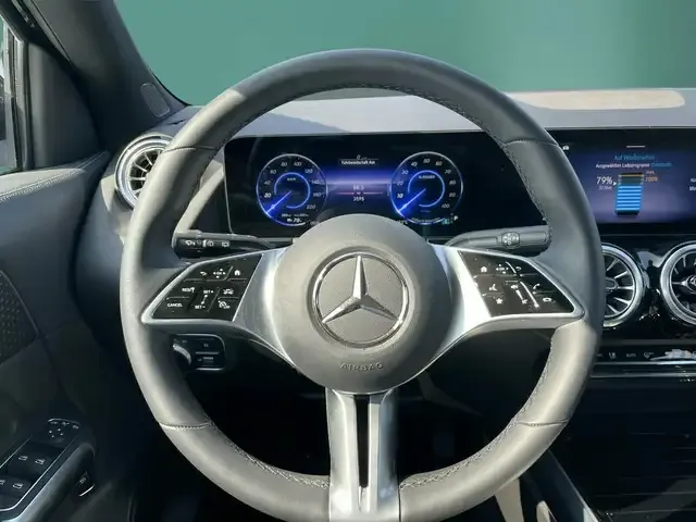Mercedes-Benz EQA 300