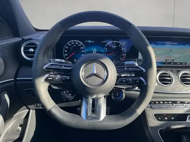 Mercedes-Benz E 63 AMG