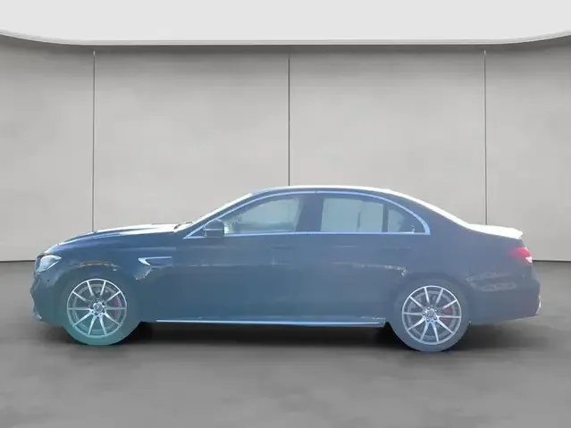 Mercedes-Benz E 63 AMG