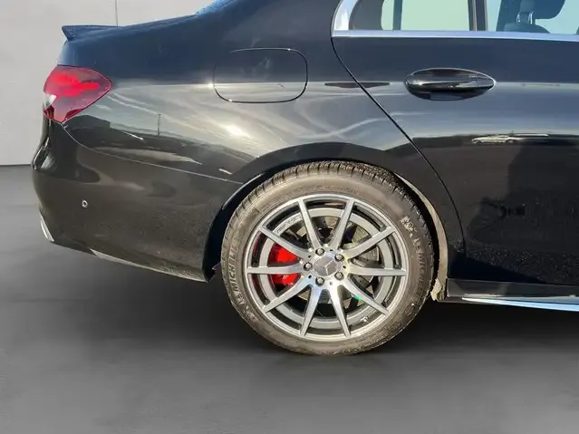 Mercedes-Benz E 63 AMG