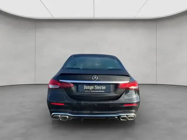 Mercedes-Benz E 63 AMG