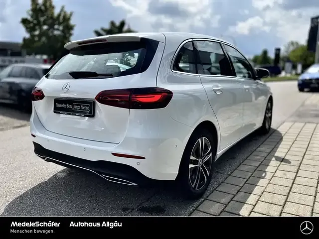 Mercedes-Benz B 200
