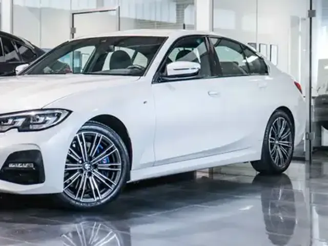 BMW 330