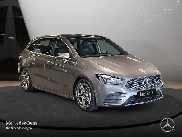 Mercedes-Benz B 180
