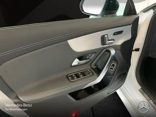 Mercedes-Benz CLA 220