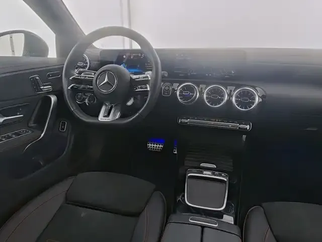 Mercedes-Benz CLA 35 AMG