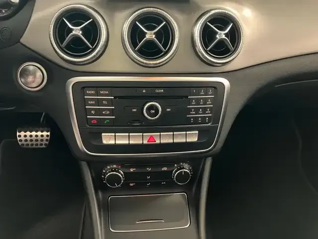 Mercedes-Benz CLA 220