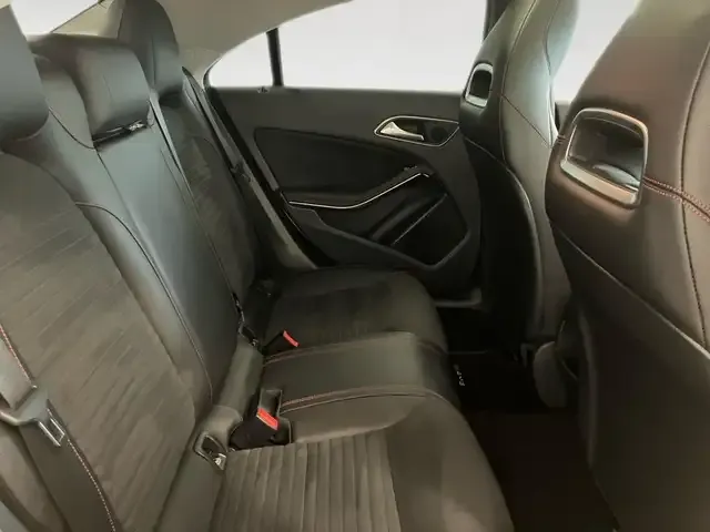 Mercedes-Benz CLA 220