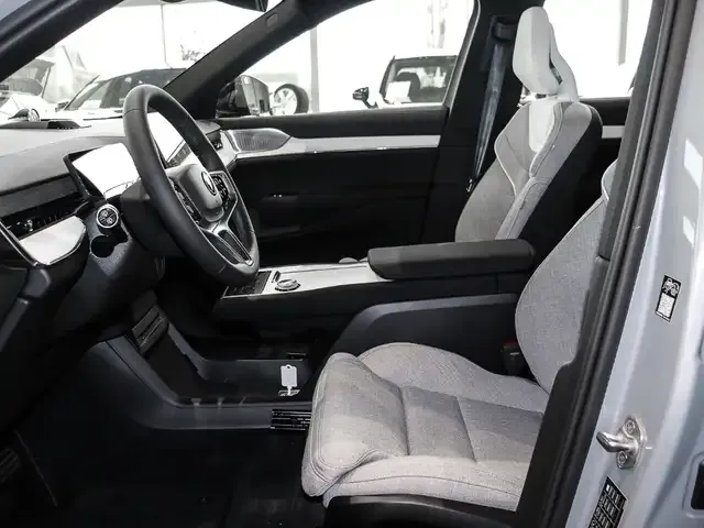 Volvo EX90
