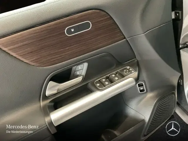 Mercedes-Benz GLA 180