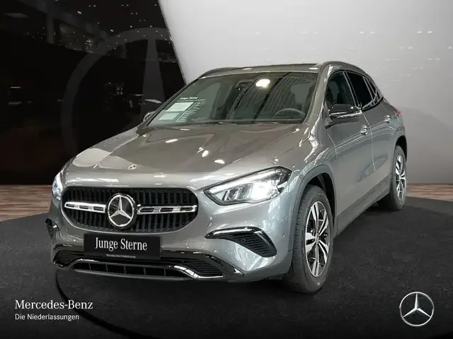 Mercedes-Benz GLA 180