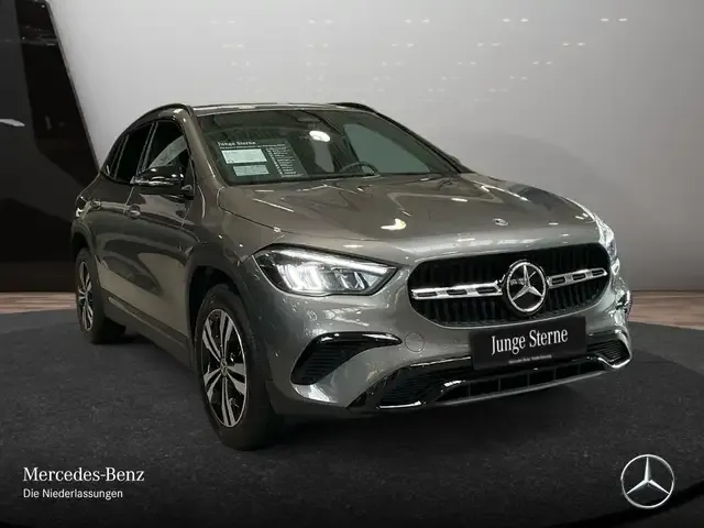 Mercedes-Benz GLA 180