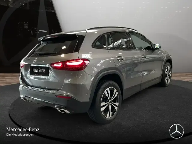 Mercedes-Benz GLA 180