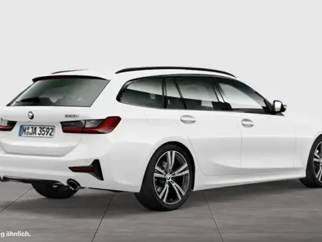 BMW 330