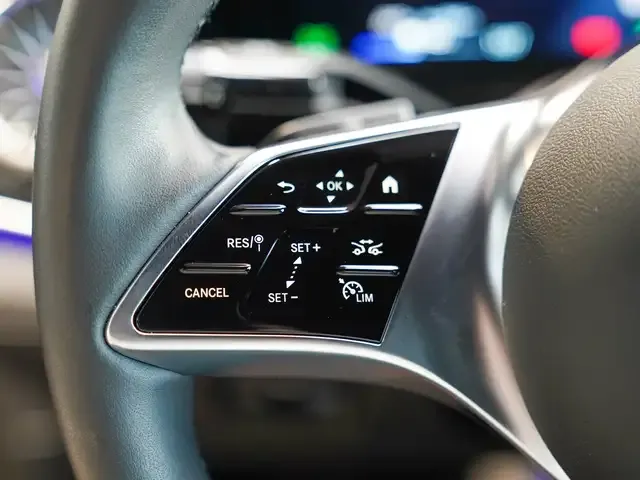 Mercedes-Benz EQE 300