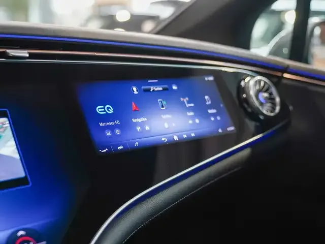 Mercedes-Benz EQE 300