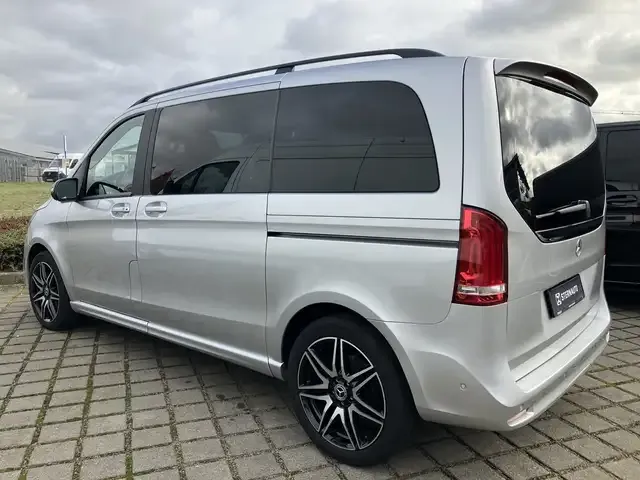 Mercedes-Benz V 250