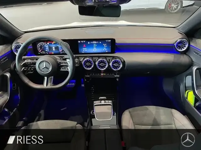Mercedes-Benz CLA 200